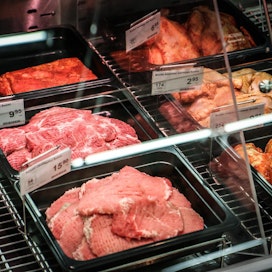 Kulutus ja sitä mukaa tuotanto siirtyy punaisesta lihasta enemmän siipikarjaan.