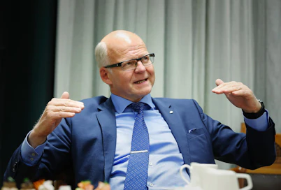OP:n pääjohtaja Reijo Karhinen uskoo, että digitalisaatio on avain metsäalan uudistumiseen.