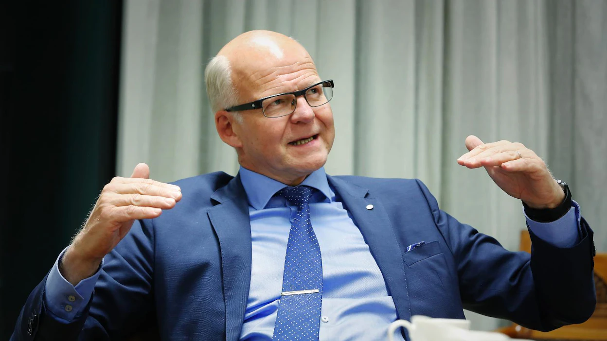 OP:n pääjohtaja Reijo Karhinen uskoo, että digitalisaatio on avain metsäalan uudistumiseen.