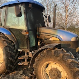 Janne Sankelo julkaisi viikonloppuna kuvan kovia kokeneesta traktorista.