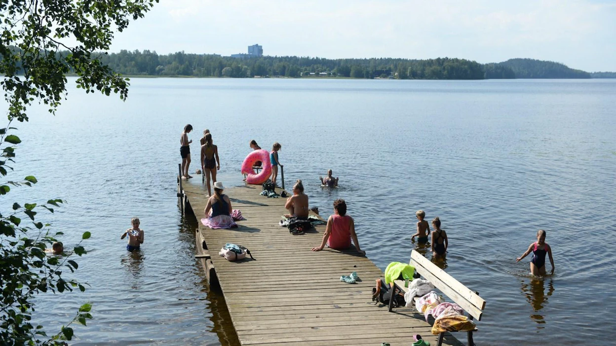 Juhannusaaton säästä löytyy jokaiselle jotakin, muotoilee Ilmatieteen laitoksen meteorologi Ari-Juhani Punkka. LEHTIKUVA / MIKKO STIG