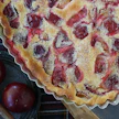 Clafoutis on ranskalaisten versio pannukakusta. Luumujen sijasta voit käyttää myös muita kauden hedelmiä tai marjoja.