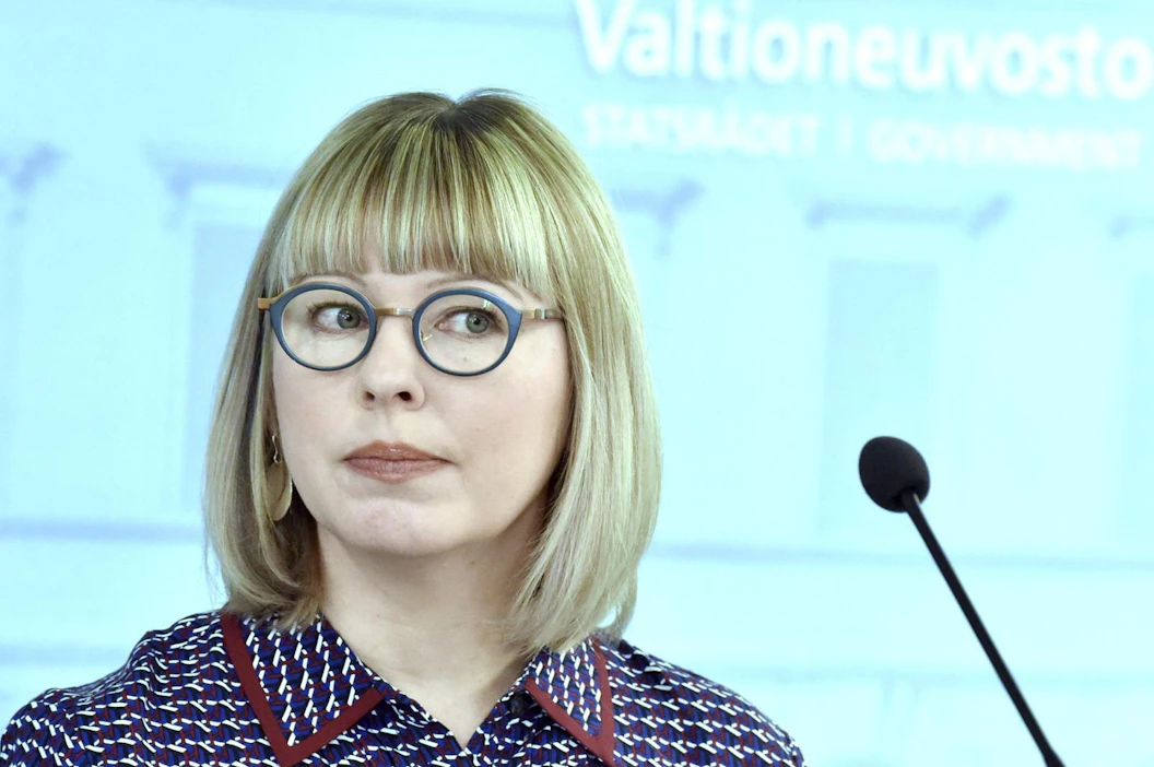 Pekosen mukaan sosiaali- ja terveysministeriö on seurannut suojavarusteiden riittävyyttä tarkasti. LEHTIKUVA / JUSSI NUKARI