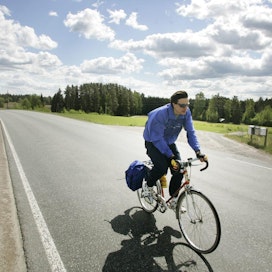 Liikenneturvan kyselyn mukaan 73 prosenttia vastaajista piti pyöräilijän ohittamista liian läheltä maantiellä erittäin tai melko vakavana rikkomuksena.