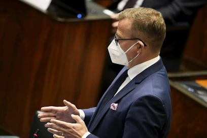 Orpo peräänkuulutti päätöksiä paikallisesta sopimisesta, sosiaaliturvan uudistamisesta kannustavaksi ja verotuksen keventämisestä. LEHTIKUVA / VESA MOILANEN