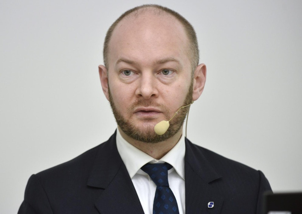 Sinisten puheenjohtaja Sampo Terho.