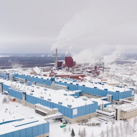 Stora Enson Oulun tehtaan uusi kartonkikone on käynnistymisvaiheessa. Kone tuottaa kraftlaineria eli aaltopahvin pintakerrosta. Koneen on määrä saavuttaa suunniteltu kapasiteetti tämän vuoden toisella neljänneksellä.
