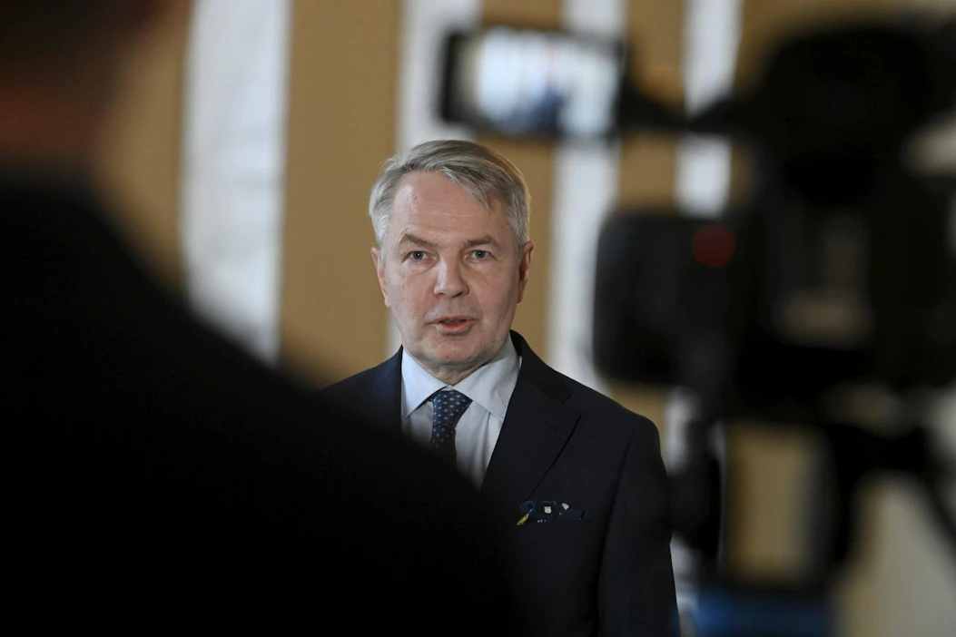 Ulkoministeri Pekka Haavisto (vihr.) piti tiedotustilaisuuden eduskunnan valtiosalissa iltapäivällä. Lehtikuva / Vesa Moilanen