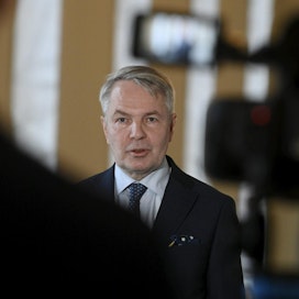 Ulkoministeri Pekka Haavisto (vihr.) piti tiedotustilaisuuden eduskunnan valtiosalissa iltapäivällä. Lehtikuva / Vesa Moilanen