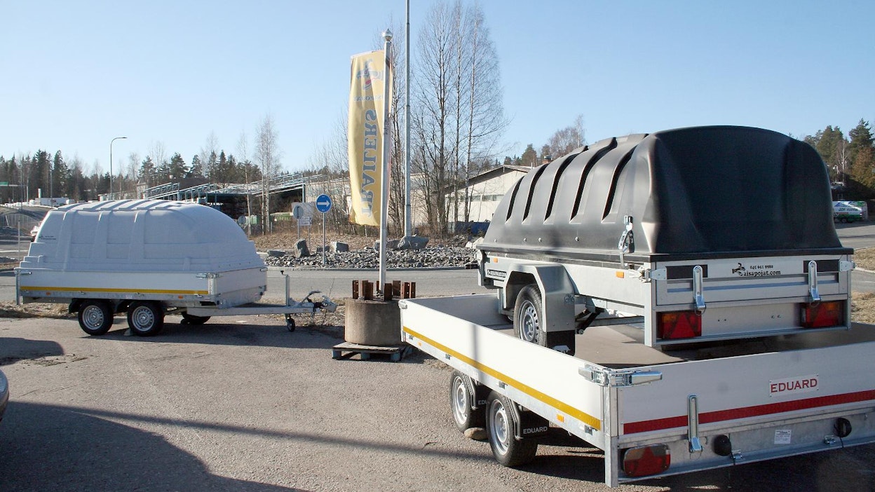 Peräkärrykuomujen muovilaaduilla on vaikutusta korjausmenetelmiin ja materiaalivalintoihin.