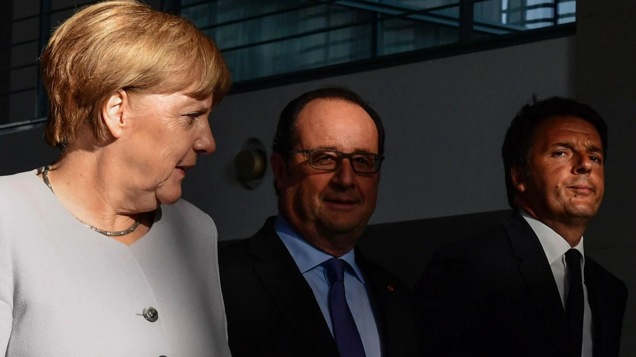 Saksan liittokansleri Angela Merkel, Ranskan presidentti Francois Hollande ja Italian pääministeri Matteo Renzi osallistuivat lehdistötilaisuuteen ennen Berliinin brexit-koukousta eilen. EU-johto jatkaa kokoustusta tänään.