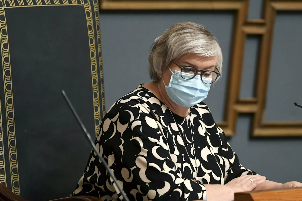 Puhemies Anu Vehviläinen on aiemmin todennut, että ravintoloiden sulkemiseen liittyvän lain käsittely vie minimissään neljä päivää. LEHTIKUVA / Vesa Moilanen