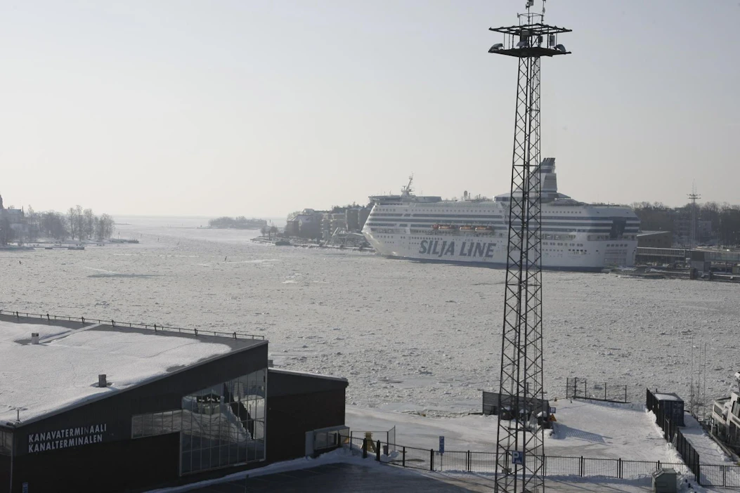 Alkuperäisessä suunnitelmassa Guggenheimia oltiin rakentamassa Kanavaterminaaliin Etelärannan sijaan.