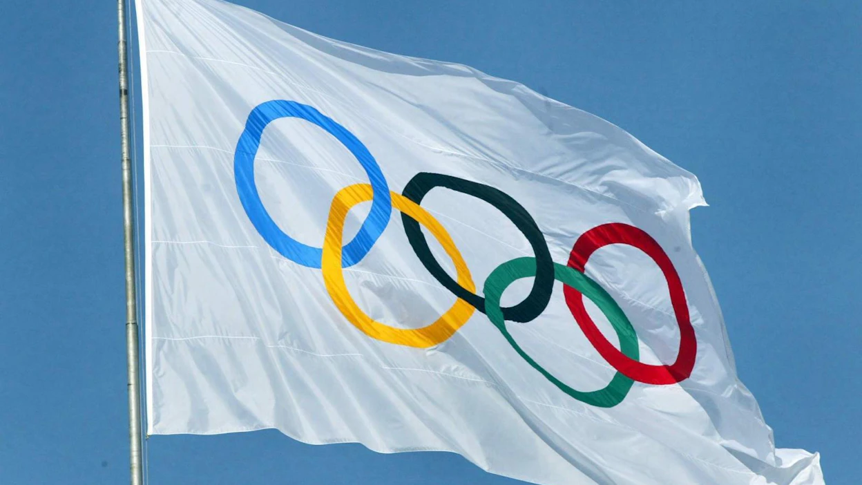 Terho kirjoittaa, että Suomessa olisi mahdollista järjestää esimerkiksi olympialaisten hiihtolajit sekä jääkiekko ilman suuria investointeja. LEHTIKUVA / KIMMO MÄNTYLÄ