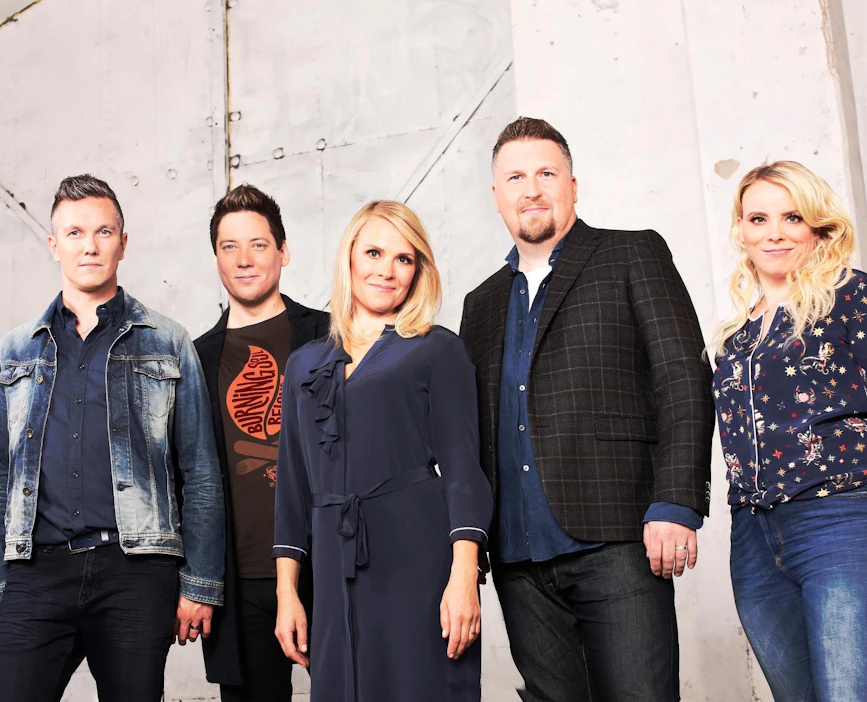 Club for five on yksi Suomen suosituimmista a cappella -yhtyeistä, eli he esiintyvät ilman soitinsäestystä vain ihmisääniä käyttäen. Yhtyeeseen kuuluvat Juha Viitala (vas.), Jouni Kannisto, Susanna Lukkarinen, Tuukka Haapaniemi ja Maija Sariola.