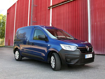 Dacia Dokkerin korvaavan Renault Expressin vahvuuksia ovat hintakilpailukyky, käytännöllisyys sekä hyvät ajo-ominaisuudet. Malliston hinnat alkavat 19 390 eurosta. Expressin takuu on joko neljä vuotta tai 100 000 kilometriä.