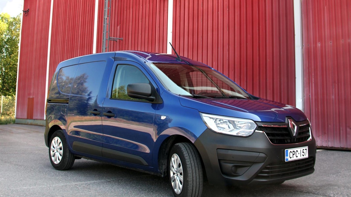 Dacia Dokkerin korvaavan Renault Expressin vahvuuksia ovat hintakilpailukyky, käytännöllisyys sekä hyvät ajo-ominaisuudet. Malliston hinnat alkavat 19 390 eurosta. Expressin takuu on joko neljä vuotta tai 100 000 kilometriä.
