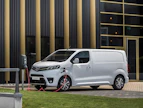 Toyota Proace pohjautuu PSA-yhtymän sähköisiin Citroen ja Peugeot tonniluokan pakettiautoihin. Eroavaisuudet löytyvät lähinnä mallivaihtoehdoista ja varusteluista.