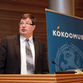 Arto Satonen oli kokoomuksen eduskuntaryhmän edellinen puheenjohtaja. LEHTIKUVA / Roni Rekomaa