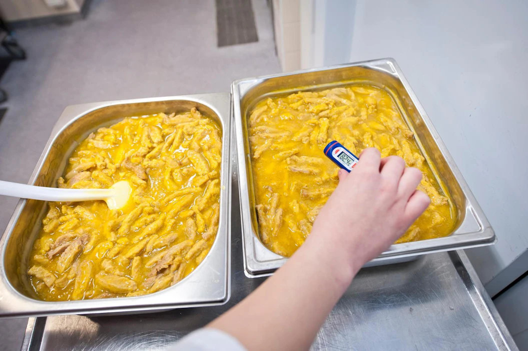 Kouluruokailu on monen lapsen täysipainoisen ruokailun kulmakivi.