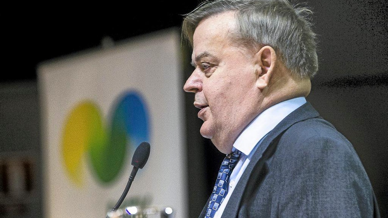 Entinen valtiovarainministeriön valtiosihteeri Raimo Sailas sanoo, että työeläkemaksua voitaisiin alentaa tilapäisesti 3 - 5 prosenttiyksikköä.