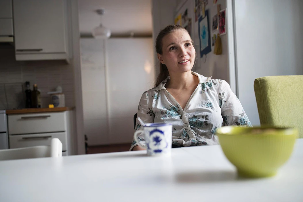 Oululainen Jenni Räinä koki, että kirja sivukylien asukkaista oli tehtävä nyt. 15 vuoden päästä haastateltavia voisi olla hyvin paljon vähemmän.