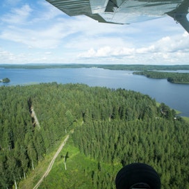 Pohjois-Suomen aluehallintoviraston tehtävänä on järjestää metsäpalojen lentotähystys koko Suomessa.