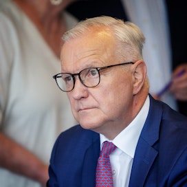 Keskustataustainen Rehn tiedotti pyrkivänsä ehdolle presidentinvaaleissa kesäkuun alussa. 