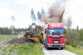 Ylijoki Metsäenergian koneet hakettavat energiapuuta Tampereella. Hakkeen kulutus lisääntyy talvella Tampereella ja Helsingissä, kun uudet energialaitokset otetaan käyttöön.