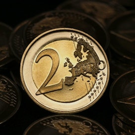 Onko eurovaluutta ollut Suomelle enemmän hyöty vai haitta? LEHTIKUVA / MATTI BJÖRKMAN