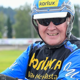 Juha Utala saa valmennukseensa kalleimman suomalaisostoksen viime lauantain Traveran verkkohuutokaupasta.