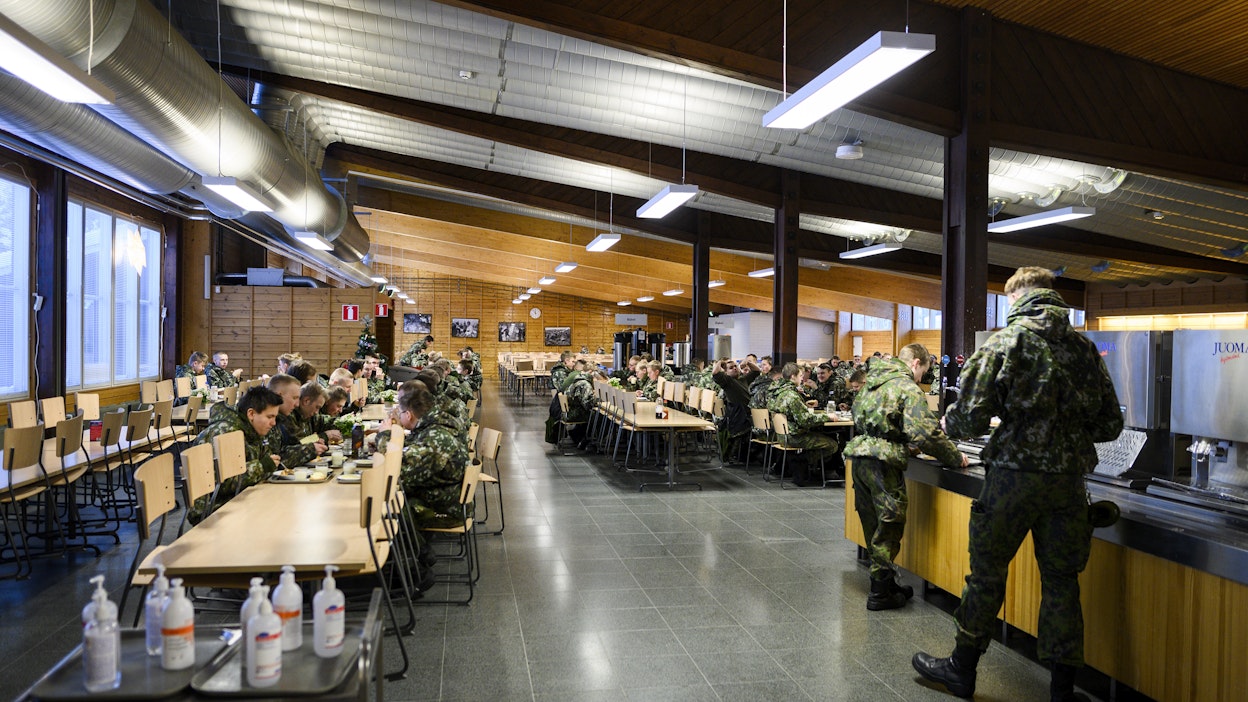 Armeijan ruokahuollosta vastava, valtion omistama Leijona Catering valmistaa noin 70 000 ateriaa vuorokaudessa.