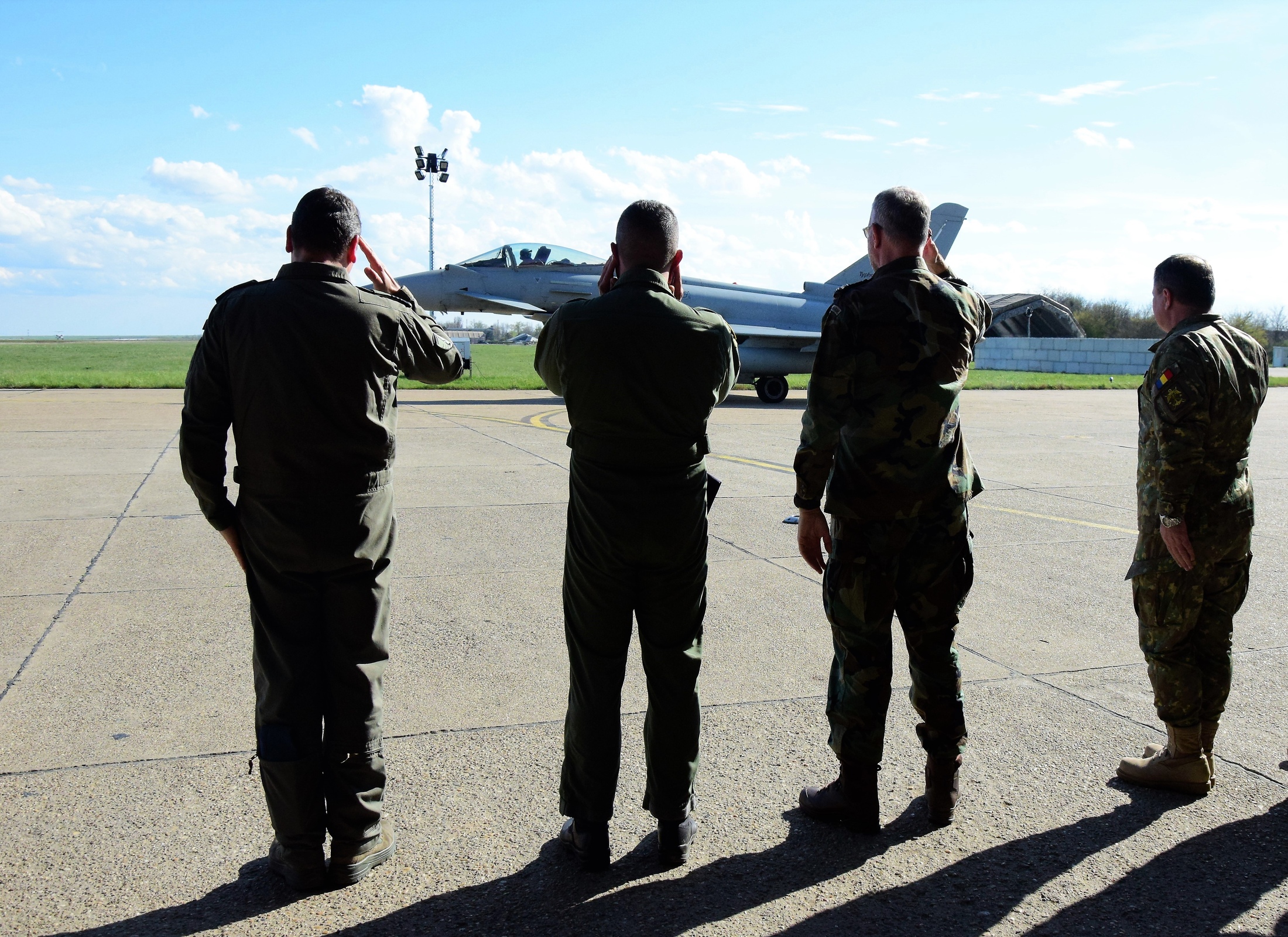 Naton sotilaskomitean johtaja amiraali Rob Bauer vieraili Mihail Kogalniceanun lentotukikohdassa huhtikuussa 2023.