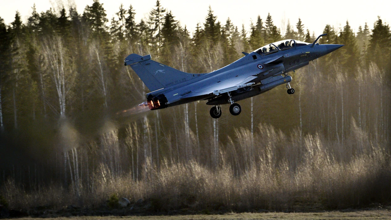 Ranskan ilma- ja avaruusvoimat lähettää harjoitukseen kaksi Rafale-hävittäjää. Kuvassa Dassault Rafale -hävittäjä mediaesittelyssä Pirkkalassa 21. tammikuuta 2020.