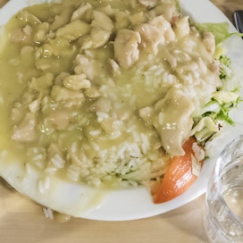 Kalleinta kouluruokaa nautittiin vuonna 2019 Kustavissa, jossa ruokaa tehdään edelleen pienessä keskuskeittiössä. 