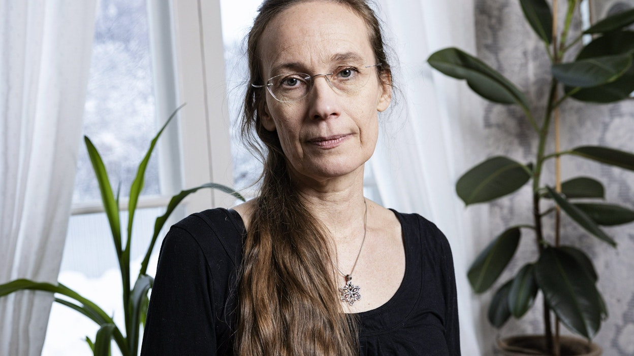 Marja Kyllönen sai Runeberg-kirjallisuuspalkinnon romaanistaan Vainajaiset. LEHTIKUVA / RONI REKOMAA. 