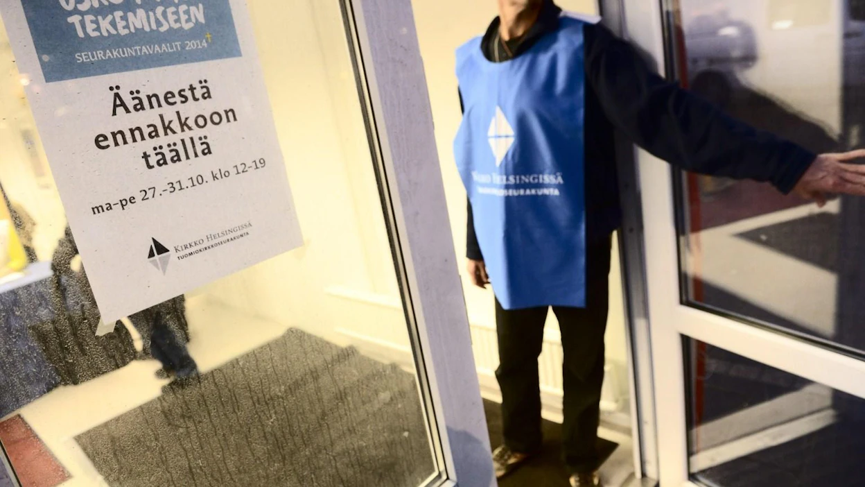 Ennakkoäänestyspaikkoja on yli 2 500 ympäri maata. Lähimmän äänestyspaikan voi tarkistaa seurakuntien verkkosivuilta tai valtakunnalliselta vaalisivustolta.
