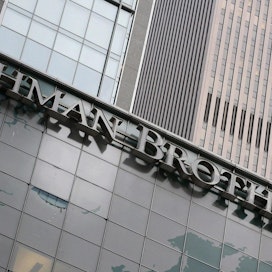 Kymmenen vuotta sitten alkaneen finanssikriisin lähtölaukauksena on yleisesti pidetty amerikkalaisen Lehman Brothers -pankin kaatumista syyskuussa 2008. LEHTIKUVA/AFP