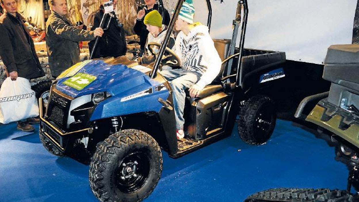 Sähkö on tulossa myös maastoajoneuvoihin. Polaris esitteli sähkökäyttöistä Ranger EV -mönkijää. Mönkijä on esitelty Koneviestin numerossa 10/2010.