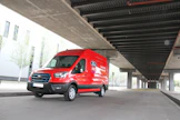 Fordin ensimmäinen täyssähköinen hyötyajoneuvo E-Transit on kaikilta osin tunnistettavissa Fordiksi. Myynti on alkanut ja asiakasluovutukset alkavat elo– syyskuussa.