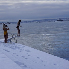 Norjalaisen ilmastotutkijan Erik Kolstadin mukaan Norjassa on luvassa hyvin leuto talvi. LEHTIKUVA/AFP