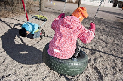 Alle kouluikäisistä ulkomaalaistaustaisia oli koko maassa kymmenisen prosenttia.