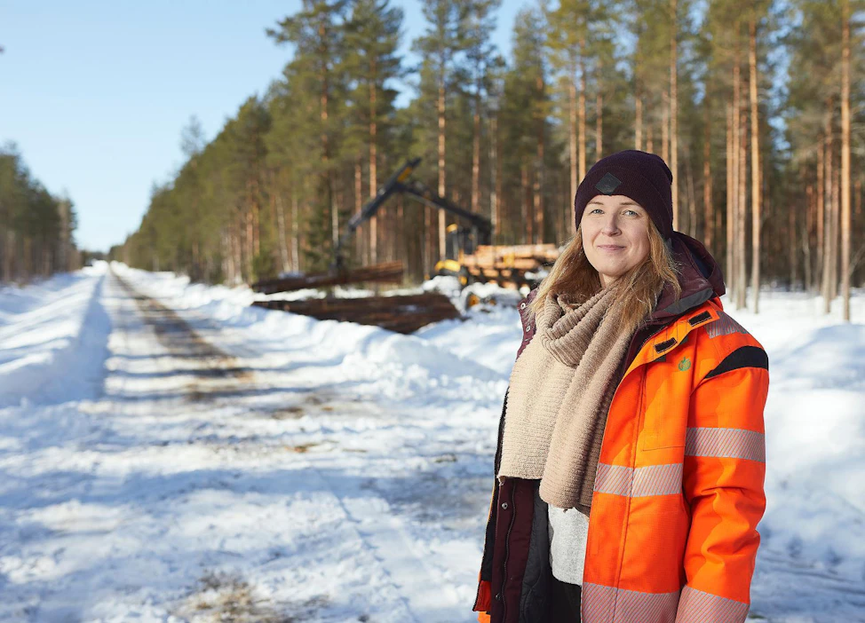 Kunnilla on Suomessa satojatuhansia hehtaareja metsää. Osalla metsät ovat puhtaasti virkistyskäytössä, osalla niiden rahallinen merkitys korostuu. Siikalatvan kunnassa metsät toimivat talouspuskurina, kertoo kunnanjohtaja Pirre Seppänen.