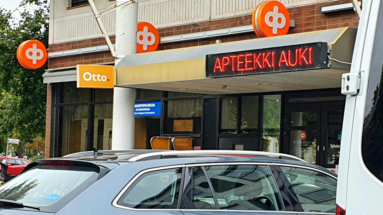 Omistaja-asiakkaille kertyneet uudet OP-bonukset olivat viime vuonna 210 miljoonaa euroa (2020: 255 miljoonaa euroa). OP ennustaa kuluvan vuoden tuloksen jäävän viime vuoden tuloksesta. Lapualla sijaitseva pankkikonttori oli yksi niistä, jotka Etelä-Pohjanmaa osuuspankki sulki 31.12.2021.