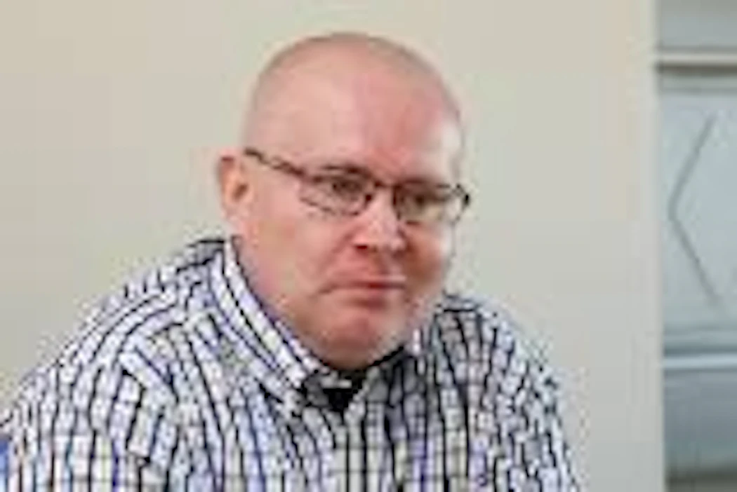Työministeri Jari Lindström haluaa muuttaa työn vastaanottamisen aina kannattavaksi.