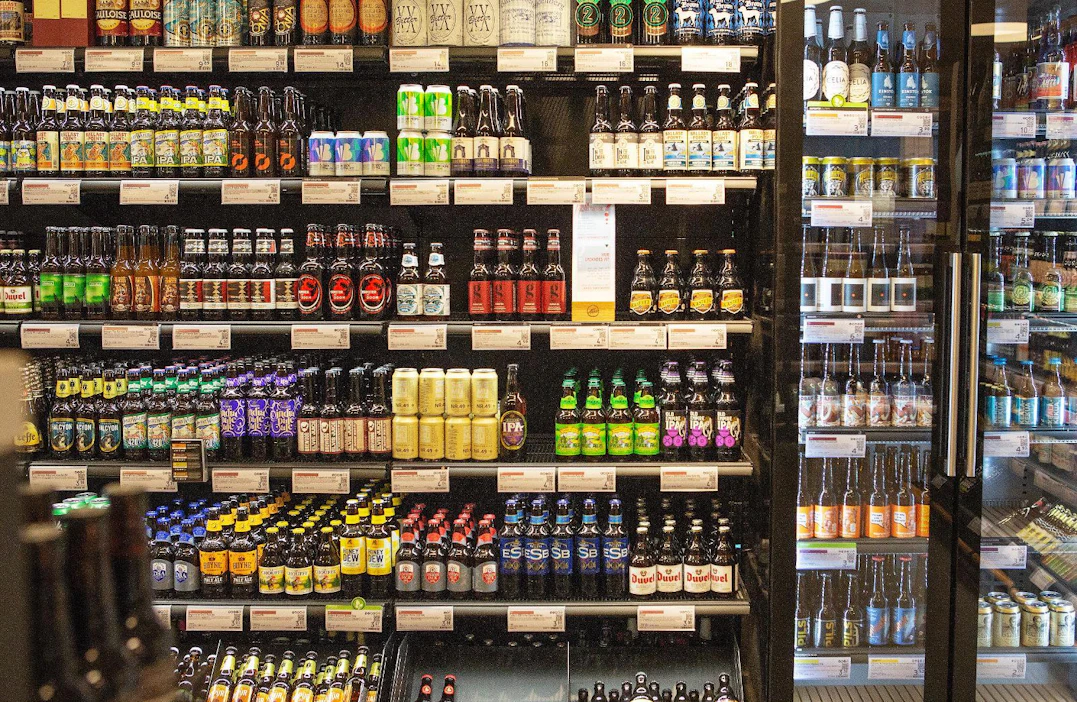 Alkoholijuomat maksoivat Suomessa 91 prosenttia enemmän kuin EU:ssa keskimäärin, ilmenee Eurostatin hintavertailusta.