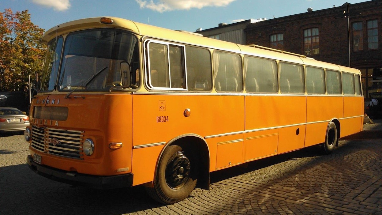 Postimuseon Vanaja LE6-50/6300 vuodelta 1968 on tyypillinen postilinja-auto.