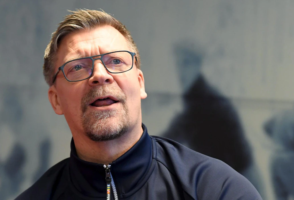 Miesten maajoukkuepelaajalla on todettu koronatartunta, kertoi Jääkiekkoliitto. Kuvassa joukkueen päävalmentaja Jukka Jalonen. LEHTIKUVA / JUSSI NUKARI