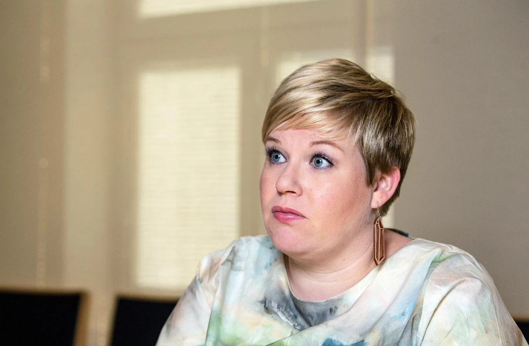 Annika Saarikko pohtii facebookissa elämänsä tärkeimpiä asioita. Perhe on ykkösasia. Puolueen puheenjohtajuus ei edelleenkään ole listalla.