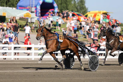 Santtu Raitalalle jäi aikaa tuulettaa, vaikka sisäpuolella MAS Capacity spurttaisikin aivan lopussa lähelle.